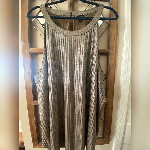 Torrid Pleated Metallic Gold Goddess Tank SIZE 5 - Picture 2 of 8